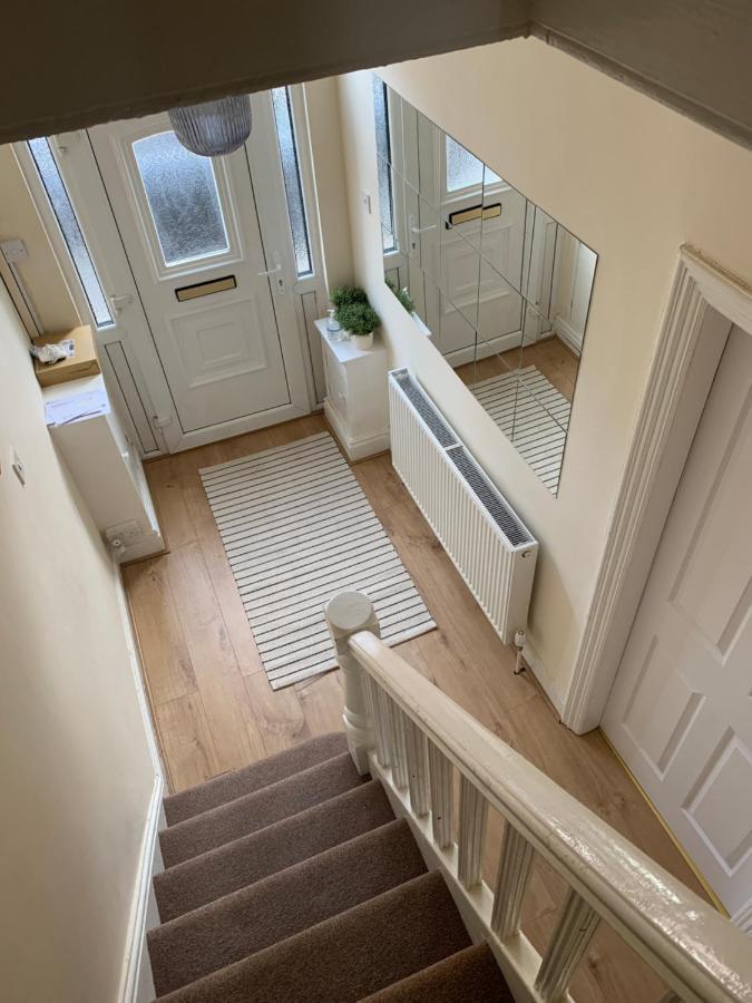 Large House Near Anfield & Liverpool Town エクステリア 写真